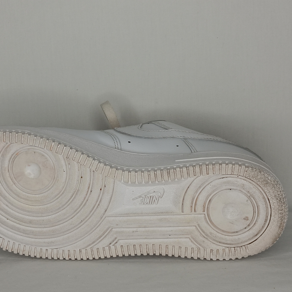 Nike - Picture 4 of 11